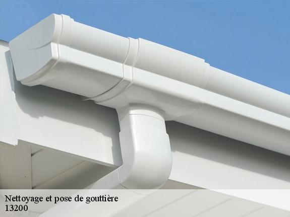 Nettoyage et pose de gouttière  13200